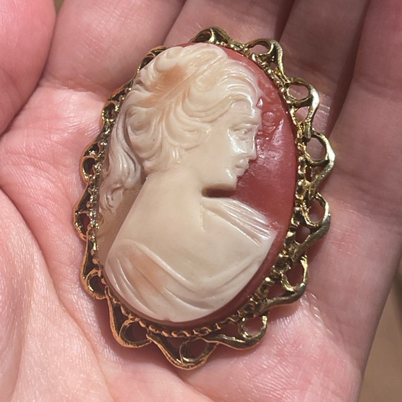 Antique cameo brooch pin vintage gold red porcelain - Picture 8 of 8